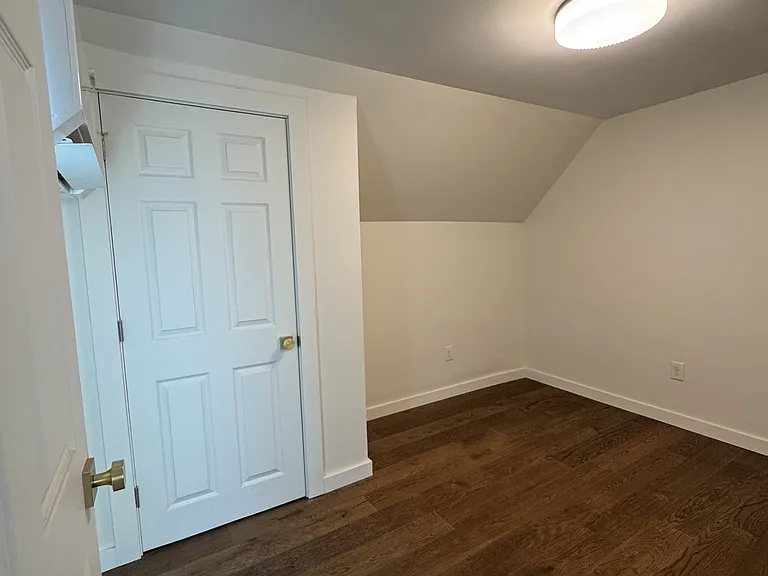 510 Winfield St — Photo 38