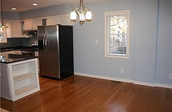 5th image of 9553 Perry Ln
