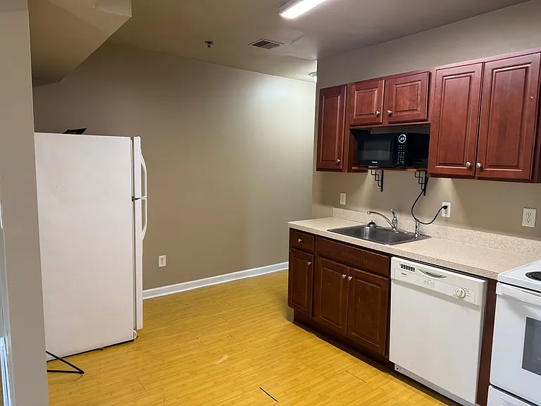 201 W Main St — Photo 11