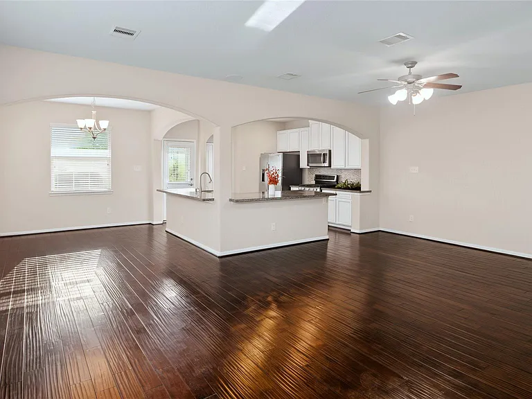 8403 Columbia Forest Dr — Photo 4