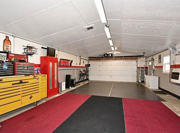 3rd image of 5431 Crestwood Dr
