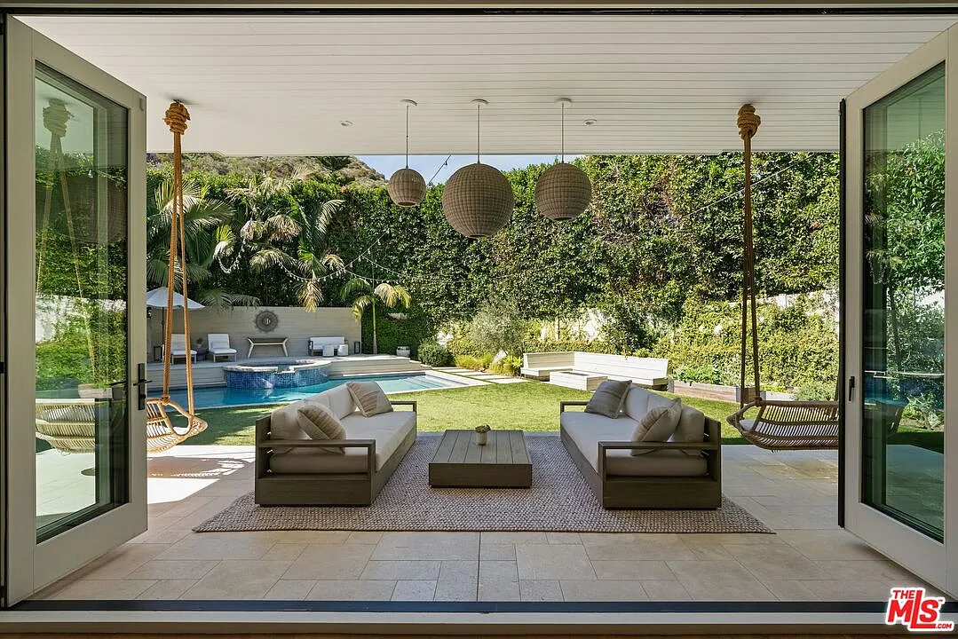 5 bed, 8.5 bath, 6626 sqft, $50,000 — Photo 1