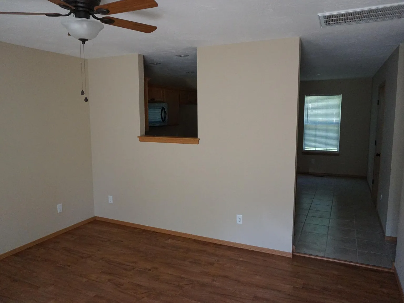 2 bed, 1000 sqft, $1,095 — Photo 2