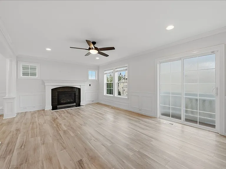 10217 SE 237th St — Photo 3