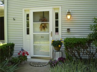 214 Duxbury Ct, Warwick, RI 02886