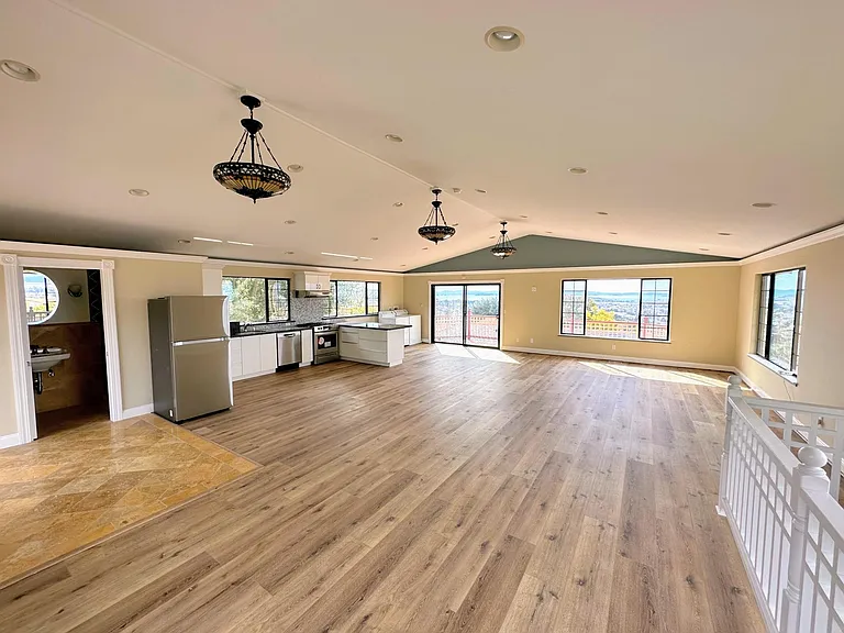 6077 Felix Ave — Photo 3