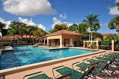 1141 Lake Victoria Dr #H — Photo 21