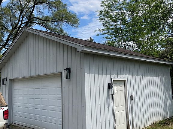 2nd image of 48261 Roy Ct