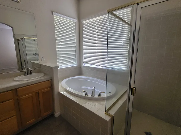 225 Rock Creek Ct — Photo 19