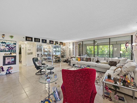 5th image of 7209 Promenade Drive #101