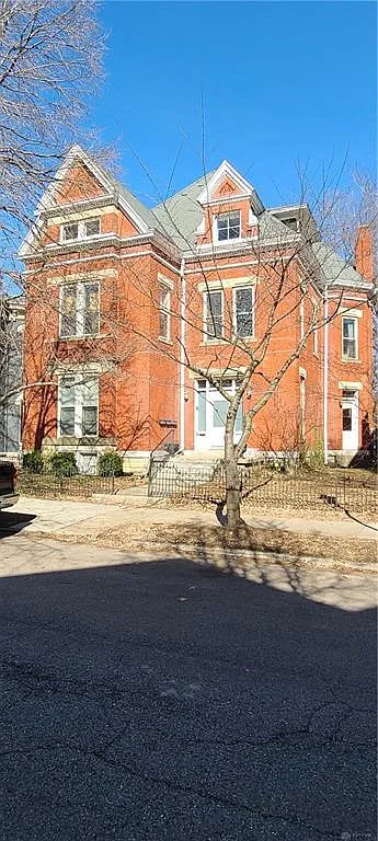 2 bed, 1100 sqft, $1,375 — Photo 1