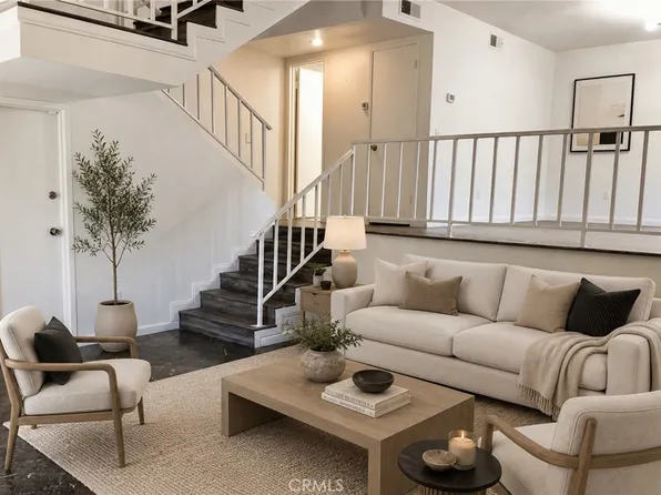 17836 Killion St #A, Encino, CA 91316