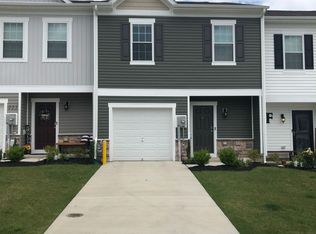215 Maple Run Dr, York, PA 17404
