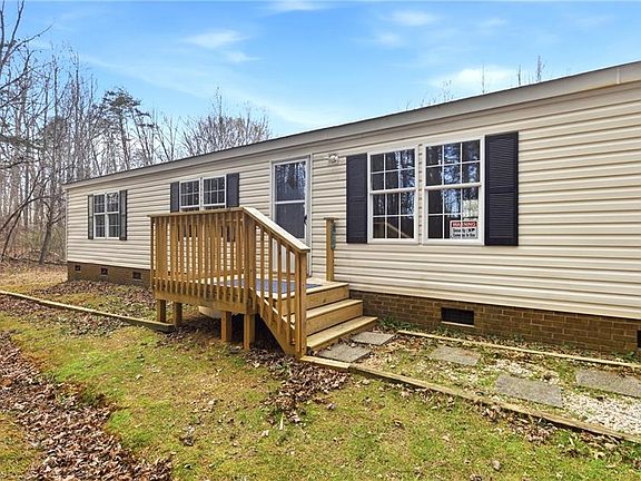 5th image of 670 Foxwood Rd