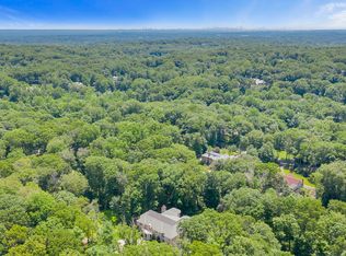 46 Westerly Rd, Saddle River, NJ 07458