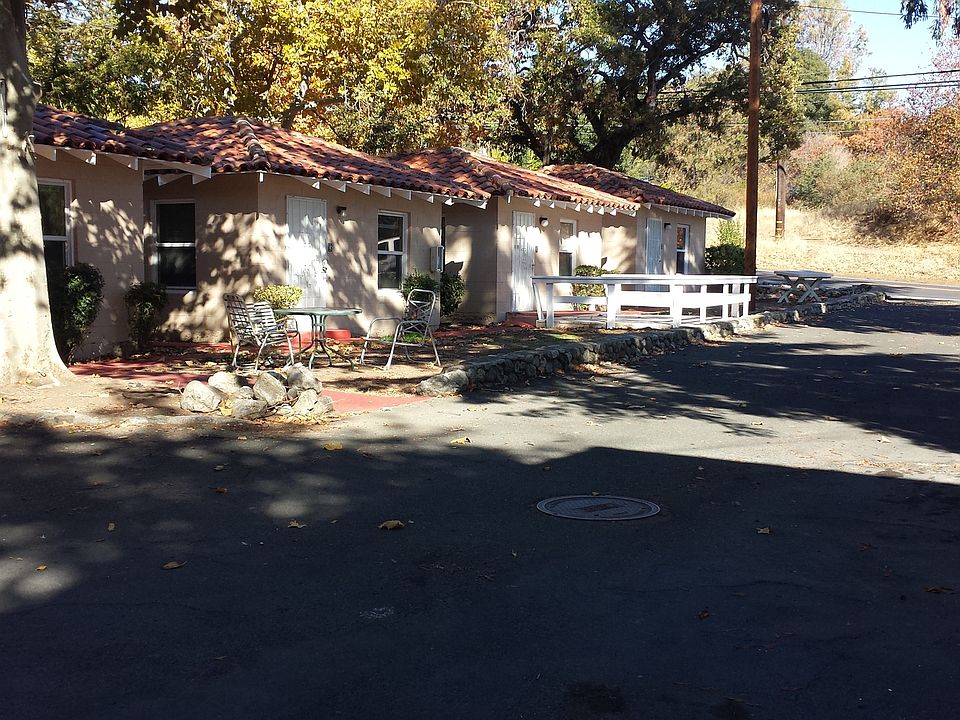 1st image of 13961 Lakeshore Dr #6