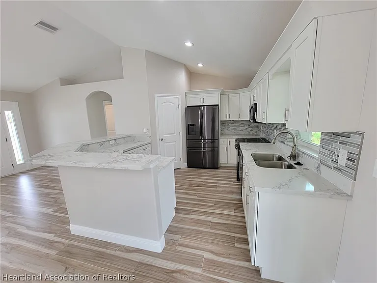 4410 Lake Haven Blvd — Photo 7