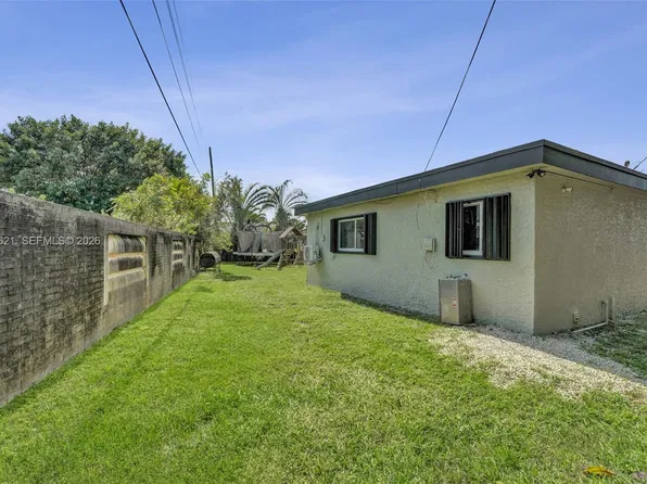 231 SW 64th Way, Hollywood, FL 33023