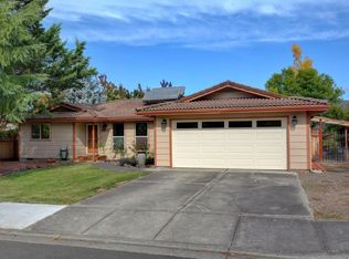 2821 Spring Hills Dr, Medford, OR