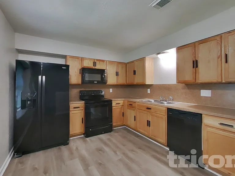 12211 Haroldson Forest Dr — Photo 5