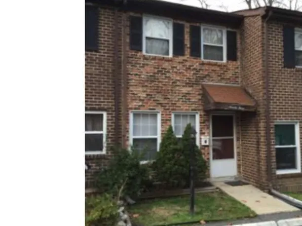 93 Park Vallei Ln, Brookhaven, PA 19015