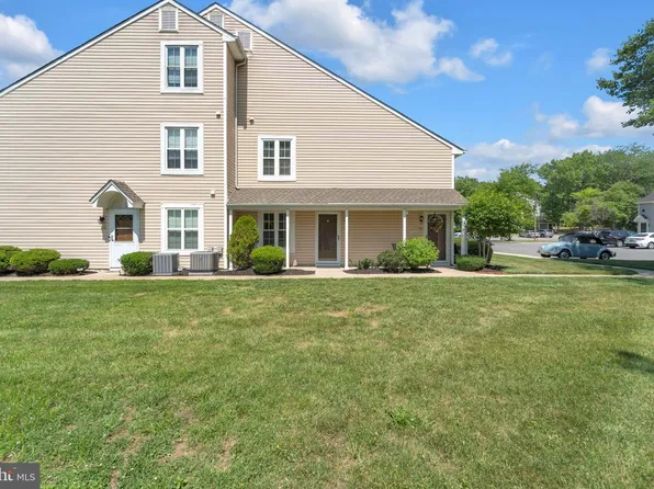 105 Devonshire Ct, Sewell, NJ 08080