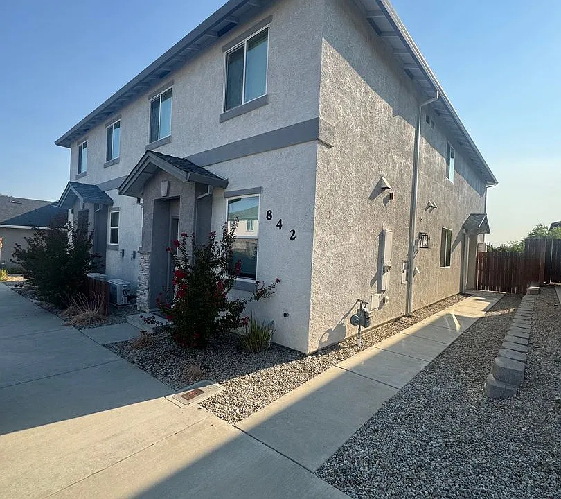 842 Mission De Oro Dr