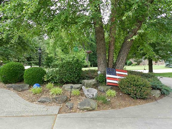 2nd image of 1820 Cottonwood Dr