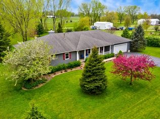 8807 Regnier Rd, Hebron, IL 60034