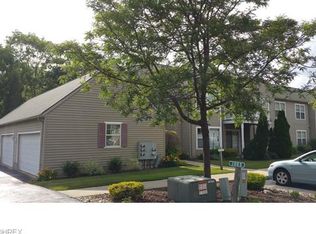 1005 Canyon View Rd APT B, Northfield, OH 44067