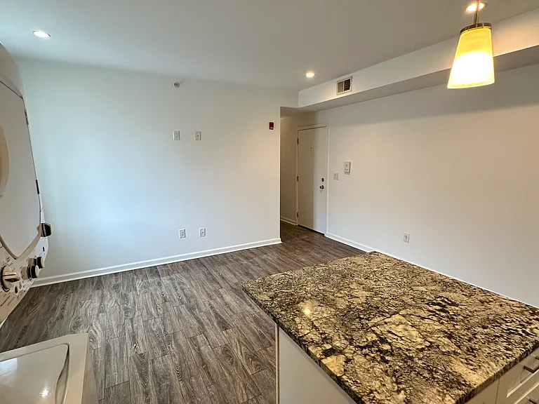 1128 S 19th St #B — Photo 2