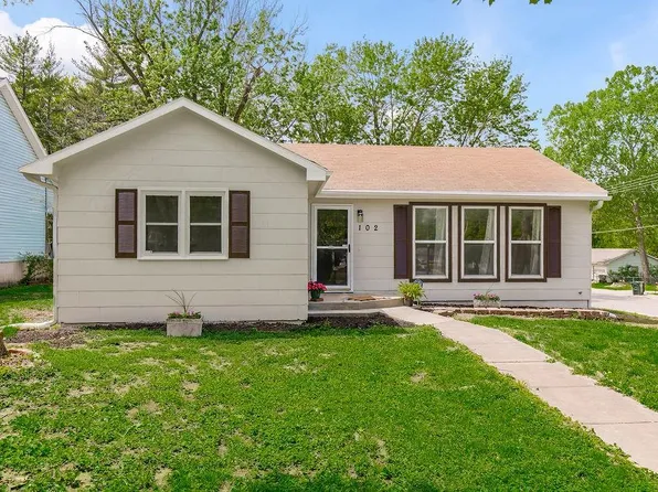 102 S 18th St, Leavenworth, KS 66048