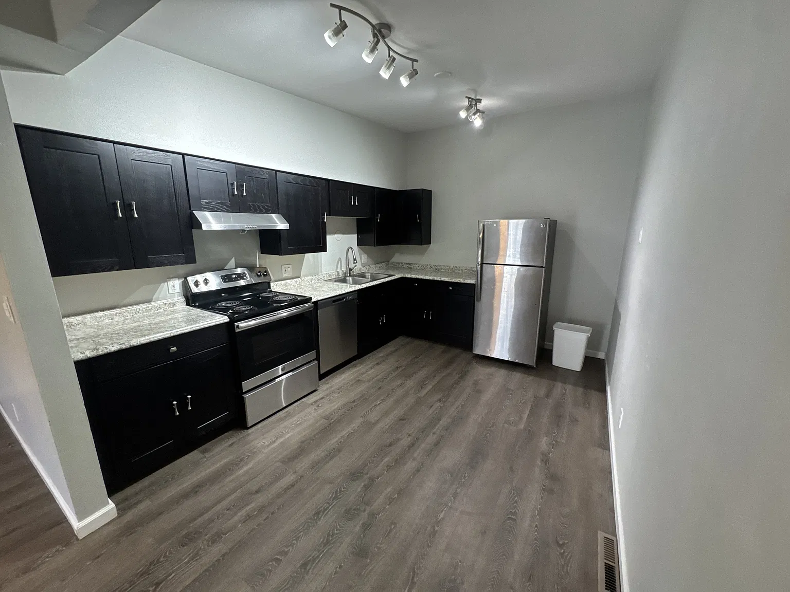 2 bed, 800 sqft, $1,395 — Photo 1