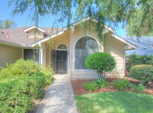 8211 N Callisch Ave, Fresno, CA 93720