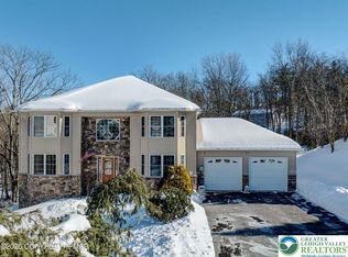 117 Fernwood Rd, Bushkill, PA 18324