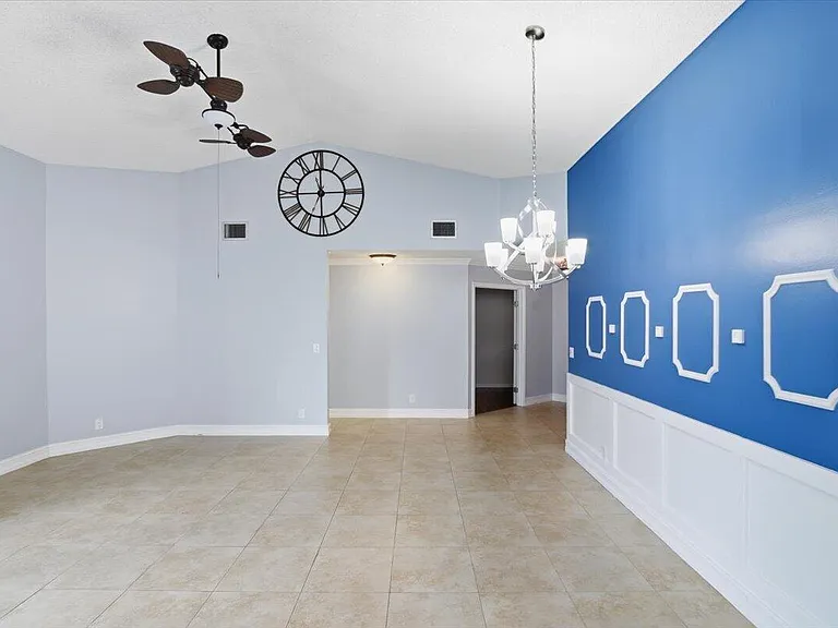 21583 Villa Nova Dr — Photo 14