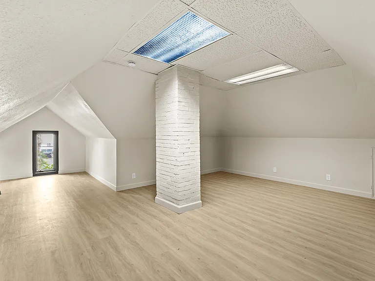 4057 Taft Ave — Photo 14