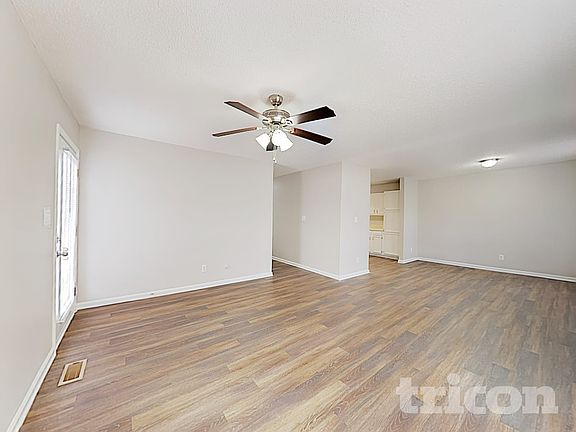 4th image of 924 Pine Circle Dr