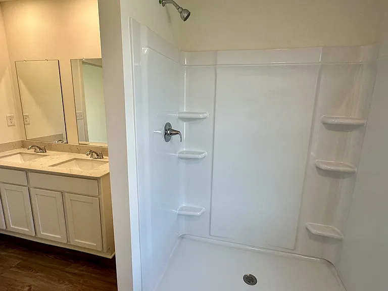 233 Golden Raintree Dr — Photo 14