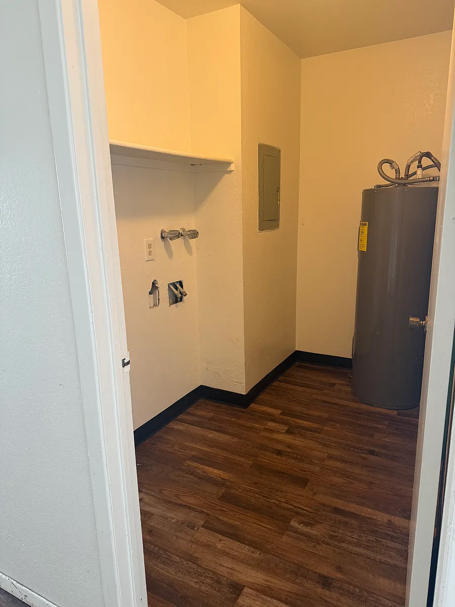 Laundry room good size - 1724 D St #24