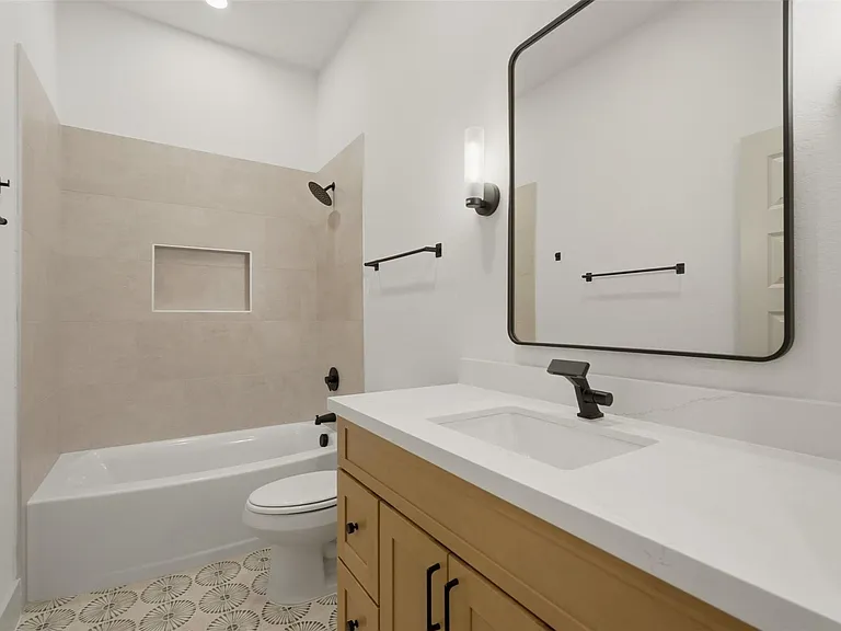 9819 Turnbow St #D — Photo 23