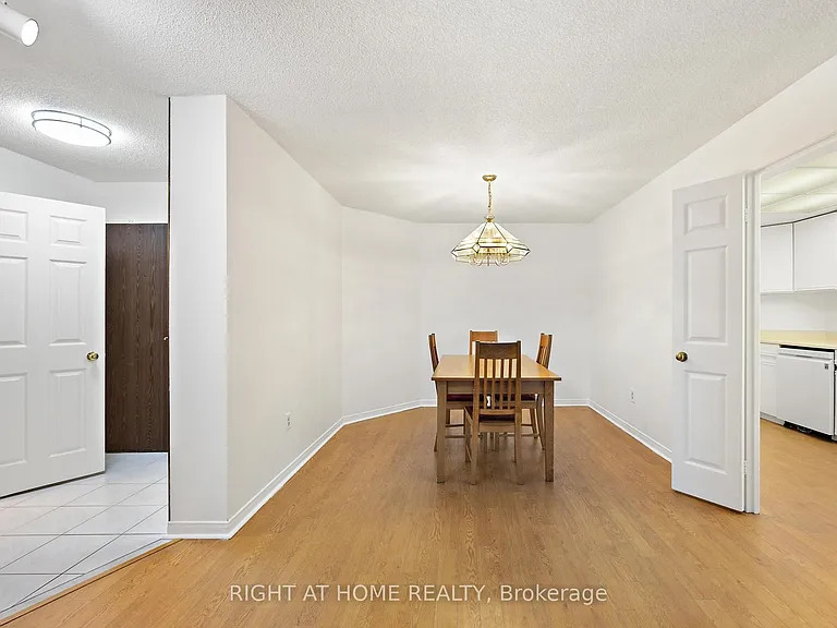 280 Simcoe St #206A — Photo 17