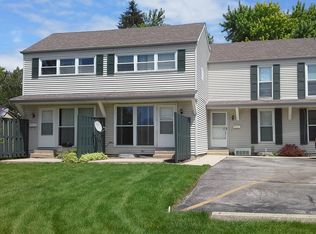 1229 Fairwood Ct APT B, Elgin, IL
