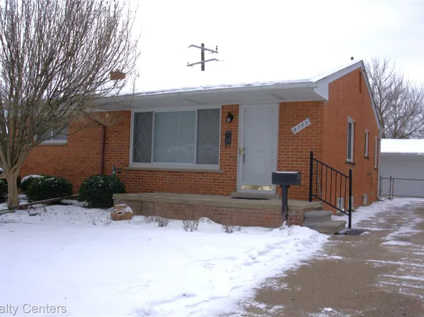 8563 Cavell St, Westland, MI 48185