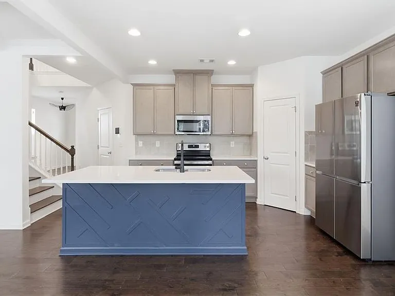 586 Morrow Ln SW — Photo 11