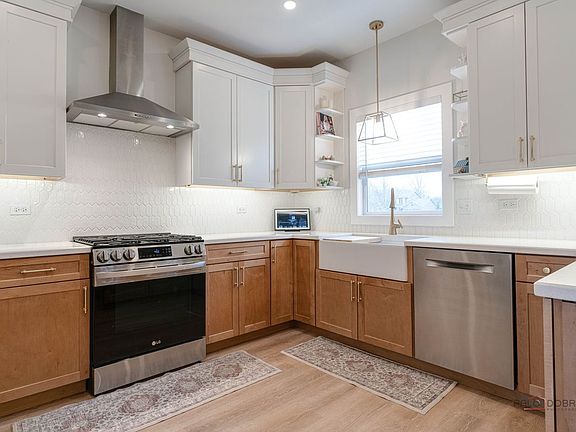 5th image of 3115 Almond Ln