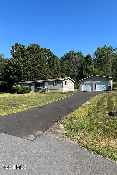 4th image of 683 Knickerbocker Road