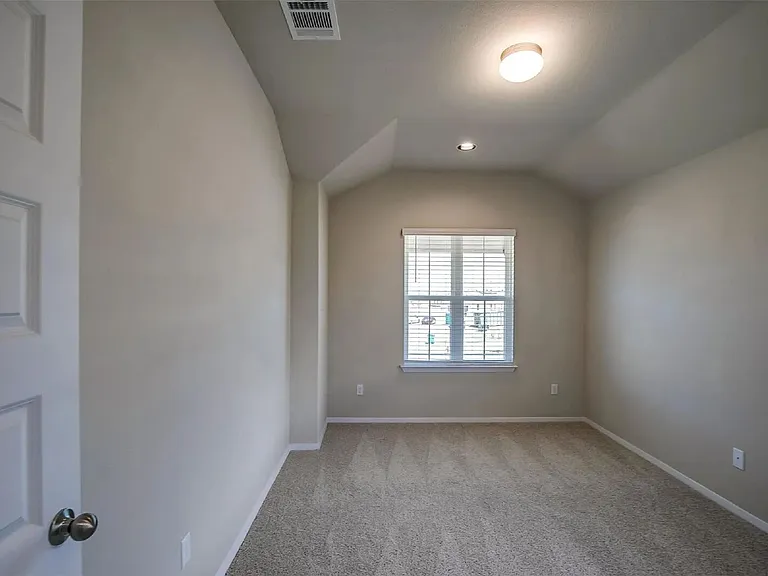 262 Delta Crst — Photo 2
