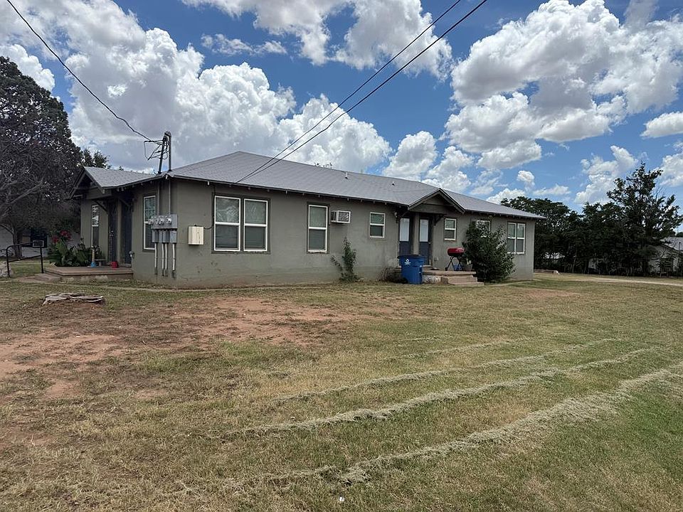 1st image of 211 W Avenue D