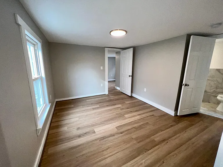 40 Campbell St — Photo 12